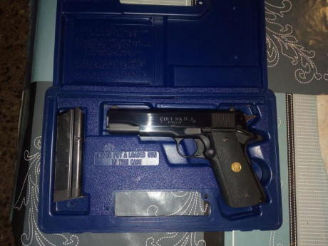 Hola compañeros pongo a la venta muy a pesar pistola colt 9mm p muy poco usada con todo original maletin 02