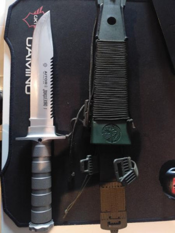 Vendo cuchillo Aitor Jungle King 1,esta nuevo y tiene todos los accesorios,tiene rozaduras de sacar y 00