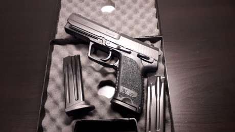 Buenso días, vendo HK USP Standar, en perfecto estado. El armas esta en Madrid. Se vende por exceso de 00