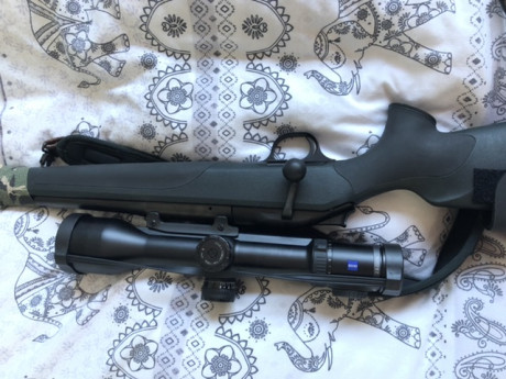 Vendo este rifle blaser r8 profesional cargador extraible en 8x68s.el rifle tiene 5 años pero está como 02