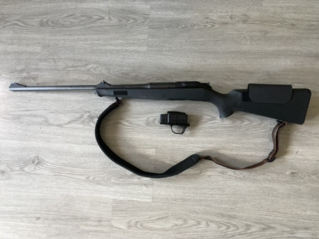 Vendo este rifle blaser r8 profesional con cargador extraible.Tiene 5 años pero está como nuevo ya que 01