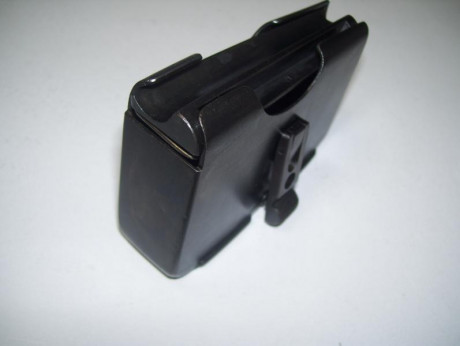 Vendo cargador para el fusil Suizo Schmidt Rubin G-11 y el K-11
el cargador es original , esta usado en 02