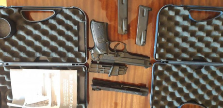 beretta 92fs 9mm + kit 22lr usada para ascender de categoría el carro de 9mm prácticamente sin usar tlf.-630745212
guiado 31