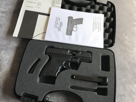 Vendo Walther PPS de 9 mm parabellum con menos de 50 disparos, 
euros, se entrega con dos cargadores de 02