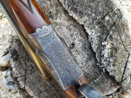 Vendo yuxtapuesta Aya 53  calibre 12 con 66 de cañon  chokes de 4 y 3 estrellas , cañones cromonikel , 02