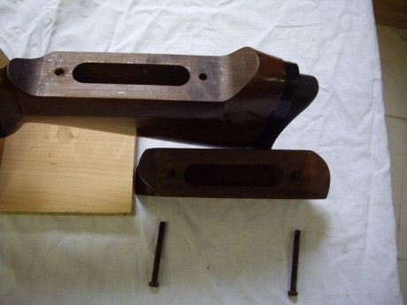 Hola, hace un tiempo adquirí una carabina Feinwerkbau 300, y me hace falta la pieza que mantiene levantada 01