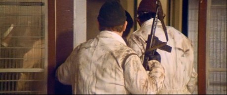 Compañeros,

En vista de las ganas de algunos (Elcafe, Wilcow, Vrakk, etc) por adivinar armas de películas 100