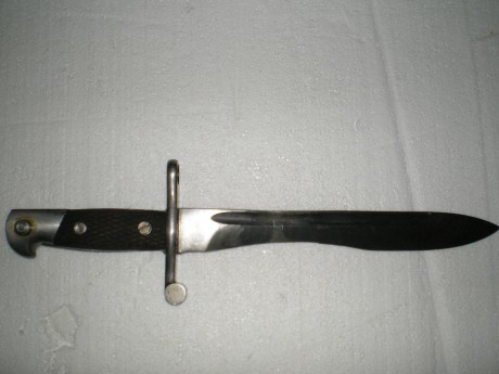 Hola compañeros, recientemente me he hecho con esta bayoneta, y me gustaría limpiarla, quitar el óxido 00