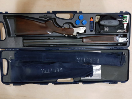 Estupenda escopeta Beretta superpuesta, usada solo en tiro al plato. Con su maletín original,  muy cuidada, 00