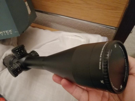 hola buenas tardes,

vendo este magnífico y conocido visor diseñado para F-class. Montado en un sabatti 00