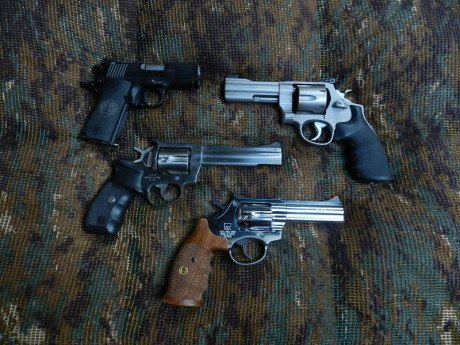 Oportunidad excelente, varias armas cortas nuevas o seminuevas en venta:

REVOLVER ALFA PROJ 4" CALIBRE 00