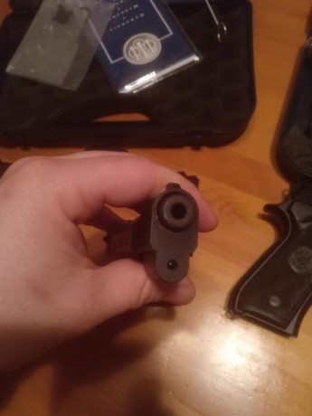 Vendida

Vendo Beretta 92 con dos cargadores de 9mm más el kit del 22 lr q lleva un cargador.
El cañón 00