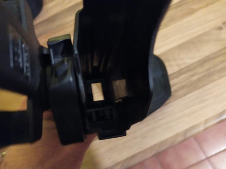 Se vende funda original Glock, válidas para todas las pistolas glock, con sistema antihurto de nivel III. 00