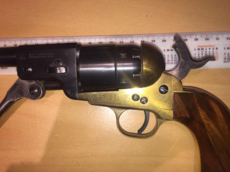 EL PRECIO PASA A SER DE 300 EUROS

Se vende revolver de avancarga UBERTI replica Confederation Army modelo 20