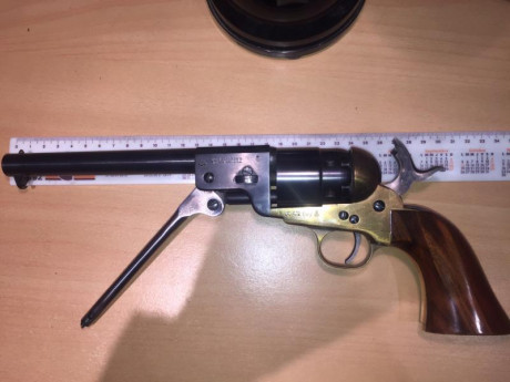 Se vende revolver de avancarga UBERTI replica Confederation Army modelo 1862 calibre 44. 
Se trata del 12
