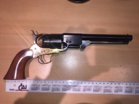 Se vende revolver de avancarga UBERTI replica Confederation Army modelo 1862 calibre 44. 
Se trata del 10