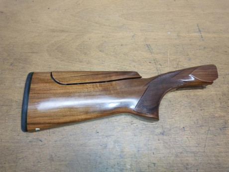 Vendo culata de escopeta superpuesta PERAZZI mx8, para bascula calibre 20, pequeña, con salida y ventaja 11