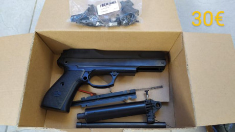 Pistola Gamo creo que PR15 para despiece. Tiene todo menos el alza. El piston de aire esta ya pasado. 00