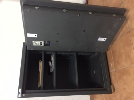 Hola a todos vendo caja fuerte FERRIMAX mod. 815 light nivel de protección IV con certificado de homologación, 01
