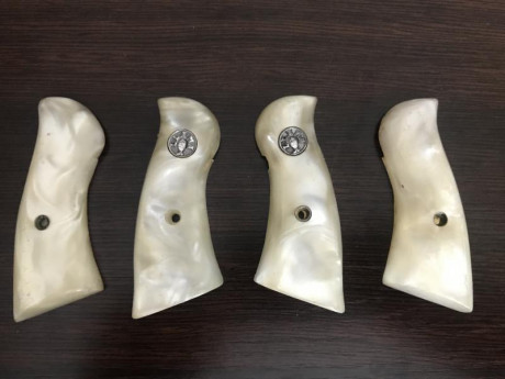 Cachas de nacarina para tu revólver Llama.
40 con anagrama “Llama”
30 sin anagrama. 00