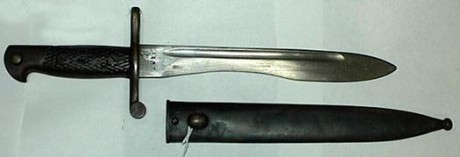 Hola compañeros, recientemente me he hecho con esta bayoneta, y me gustaría limpiarla, quitar el óxido 80