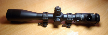 Visor Sightmark 4-16x44 en perfecto estado, sin marcas ni rozaduras. Perfecto para disparos a media y 02