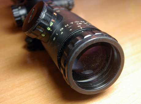 Visor Sightmark 4-16x44 en perfecto estado, sin marcas ni rozaduras. Perfecto para disparos a media y 21