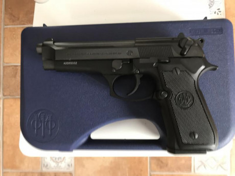 La pistola es prácticamente nueva, la compre hace un año y he disparado unas 150 balas con ella. 
Precio 00