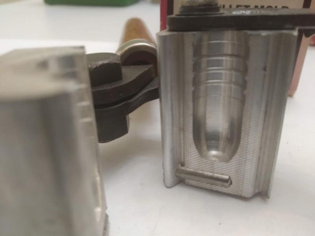 Vendo las siguientes turquesas LEE precio/u. 25 €, están en Madrid, si hay que enviarlas +6€:

.454 bola 00