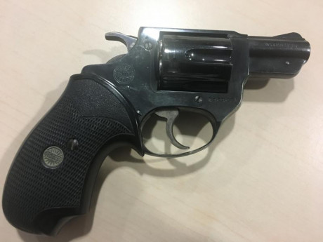 En venta revolver marca Astra modelo 680 de dos pulgadas, se vende con dos cargadores rapidos y funda 00