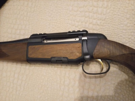 Varios rifles para zurdos en un estado impecable, algunos sin salir al campo.
Browning semiaut. 3006. 00