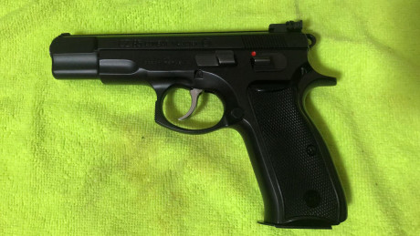 Vendo pistola CZ85 Combat con el carro del 22 (esta casi nuevo, solo se uso en un par de competiciones 01