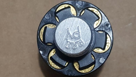  586-a.jpg Compraría si os sobra alguno, Speedloader cargador para revólver Colt  Python calibre 357 Mag. 140