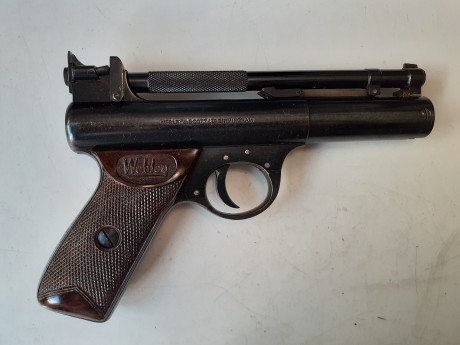 Buenos días.
Vendo pistola Webley Scott , calibre 4,5 cañón estriado, funciona perfectamente, es de los 01