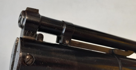 Buenos días.
Vendo pistola Webley Scott , calibre 4,5 cañón estriado, funciona perfectamente, es de los 20