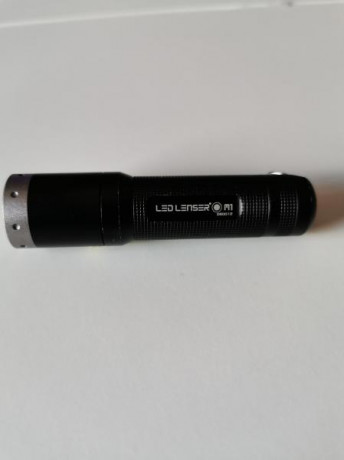 En perfecto estado precio en tienda 60 euros
300 lumens reales, resistente al agua
30 euros esta en Malaga 02