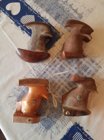 VENDIDAS\\\\\\\

Tengo varias cachas para revolver que no utilizo,en realidad son de un señor retirado 01