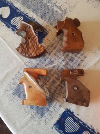 VENDIDAS\\\\\\\

Tengo varias cachas para revolver que no utilizo,en realidad son de un señor retirado 00