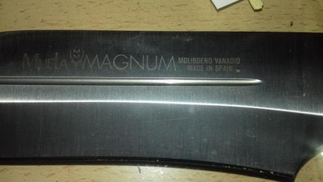 Primero que nada saludos a la comunidad.
Encontré a la venta un cuchillo Muela Magnum 26. Valor a la venta 20