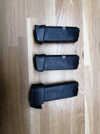 Se vende un lote de material GLOCK

  LOTE PIECERO GLOCK 26 3 GEN
  1 BLOQUEO CORREDERA GLOCK 5,5 EUROS
2 11
