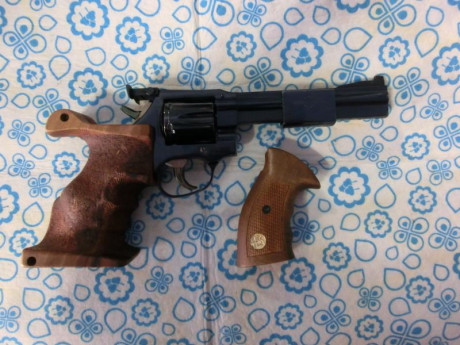 Saludos compañeros del foro
Pongo a la venta este magnifico revolver por no utilizarlo ya que tengo otro 162