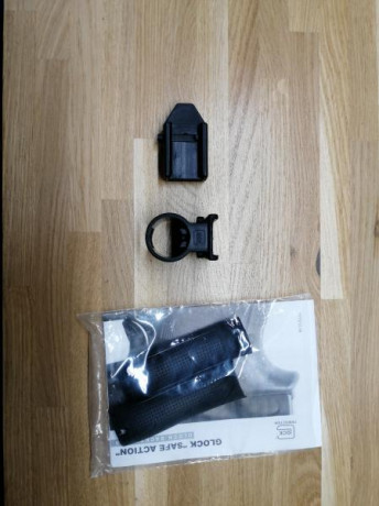Se vende un lote de material GLOCK

  LOTE PIECERO GLOCK 26 3 GEN
  1 BLOQUEO CORREDERA GLOCK 5,5 EUROS
2 20