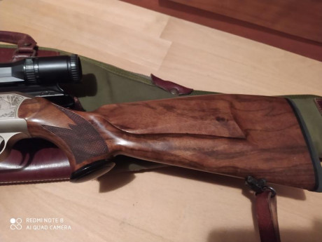 Rifle BLASER R93 LUXUS calibre 30-06, con grabados de corzos y jabalís, bola de madera, maderas nobles. 00