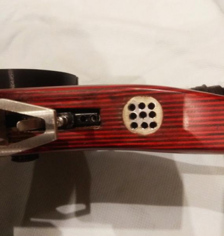 Por necesidad de hacer hueco pongo a la venta una de mis máquinas. Se trata de una Weihrauch Hw97k calibre 22
