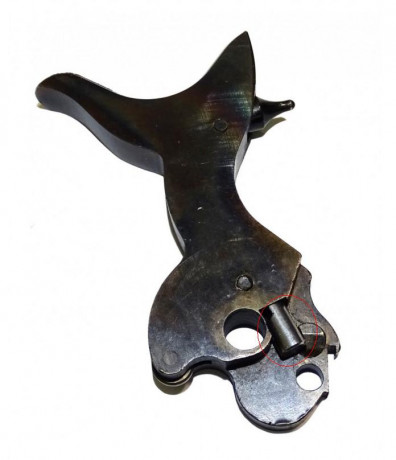 Buenas

¿Alguien sabe cómo se desactiva el seguro del martillo de un Colt Cattleman? Es de Uberti y no 40