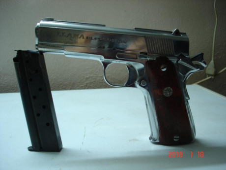 vendo pistola llama calibre 9mm.en perfecto estado.
por 02