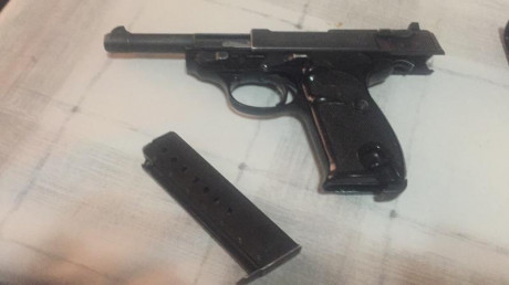 Se vende p38 con dos cargadores y funda de cuero en 250 euros portes aparte 00