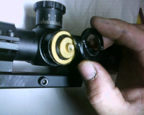 Buenas noches, acabo de tener un problema con la rueda de paralaje de un zos 10-40x50, resulta que la 10