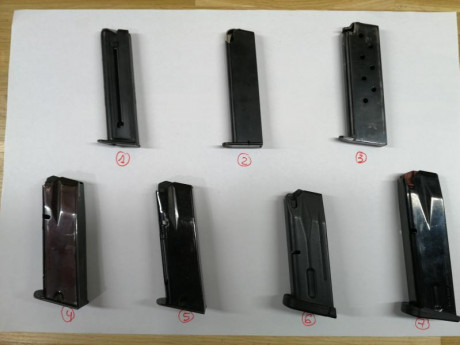 Se vende  colección de 6  cargadores. Como de algunos no tengo datos concretos, intentare dar la máxima 00