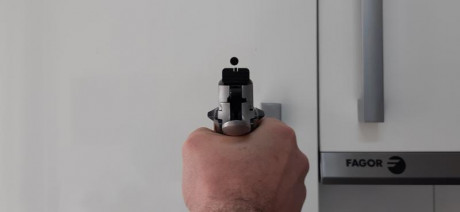 No sé vosotros, yo entreno en casa con pistola pneumática, con mi Steyr LP10 hasta que se me acabó la 10